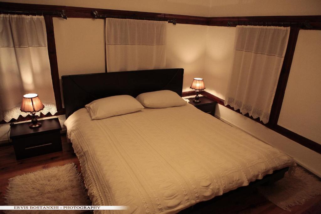 Guest House Bujtina Leon Korce Quarto foto